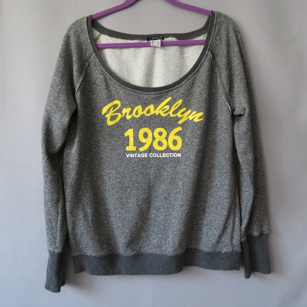 X VENUS SCOOP NECK GRAPHIC SWEATSHIRT GRAY